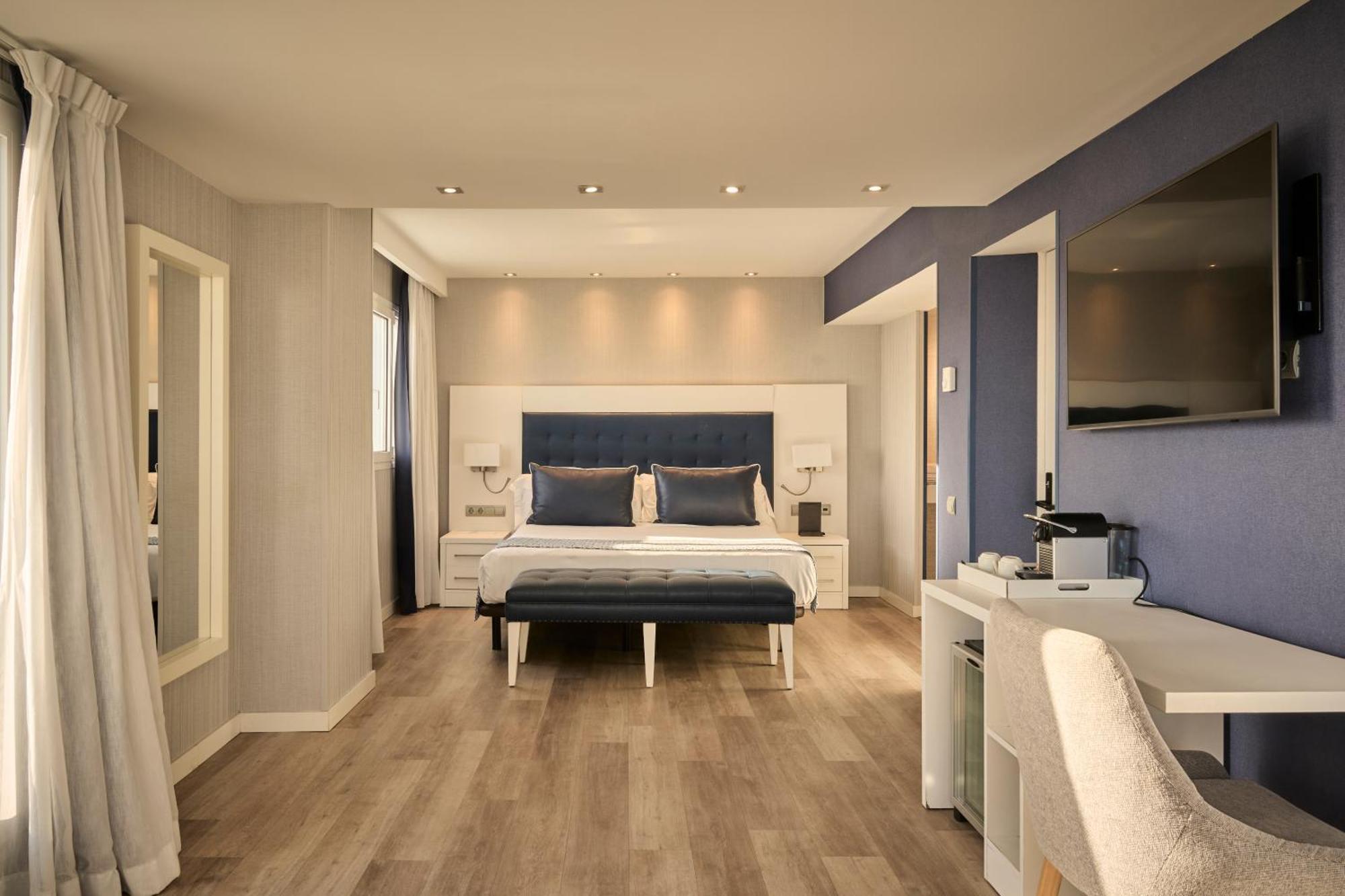 Hotel Catalonia Del Mar - Adults Only